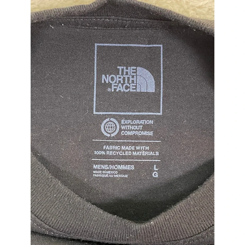 The North Face Mens Black Graphic T-Shirt Large Mountain Back Print Short Sleeve